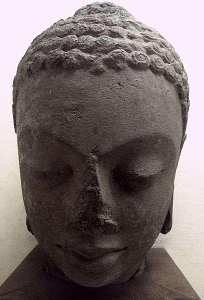 File:Indian Museum Sculpture - Buddha Head, 5c, Sarnath (9220804680).jpg