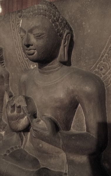 File:Indian Museum Sculpture - Buddha Preaching, 5c, Sarnath (9220766268).jpg