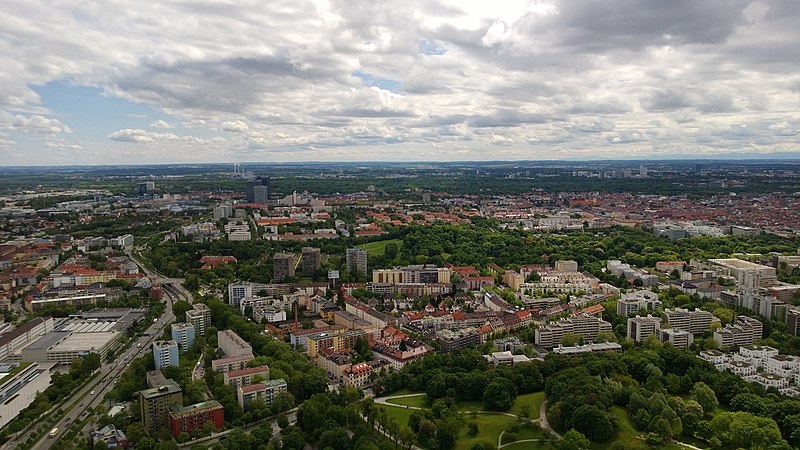 File:Milbertshofen-Am Hart, Munich, Germany - panoramio (7).jpg